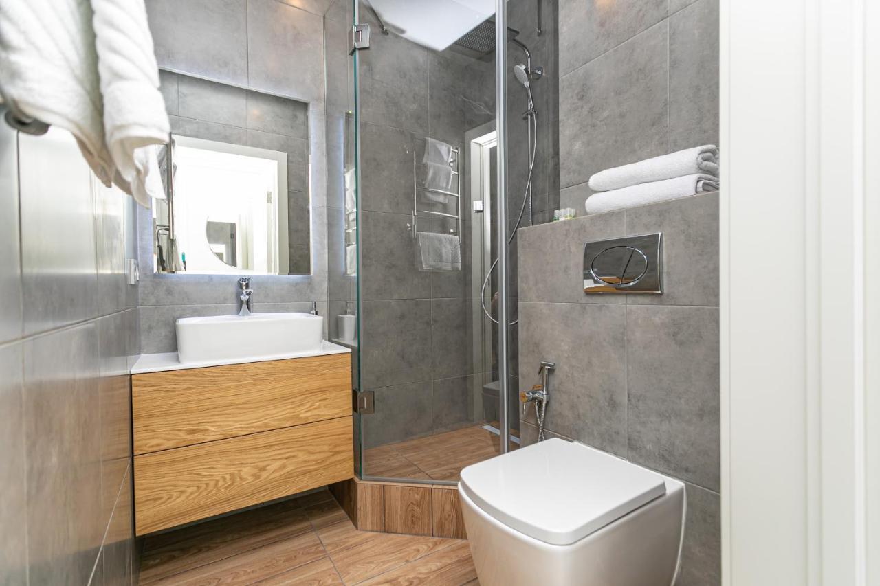 Petrovdom 17-183b In Rc New York Concept House, 74 Antonovycha Street Apartment