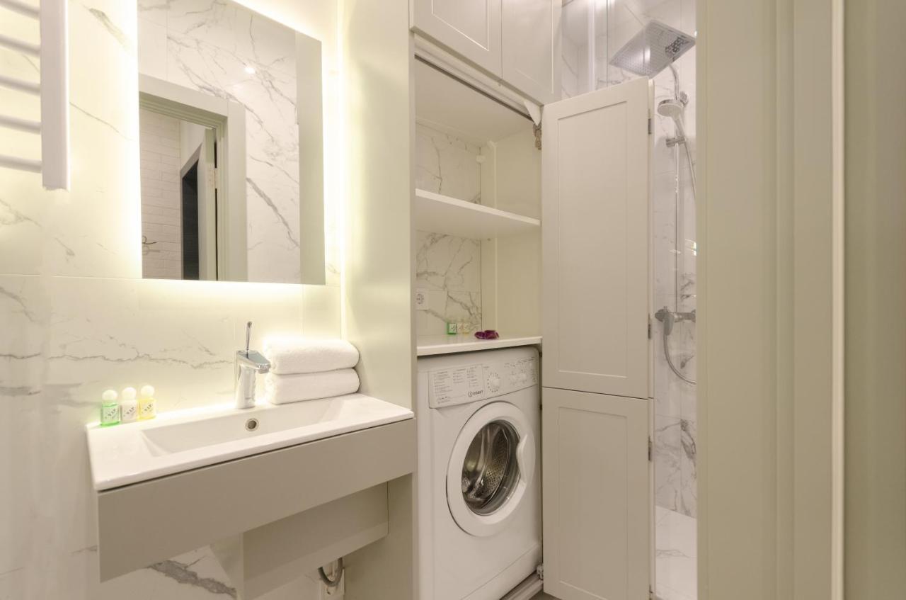 Petrovdom 17-183b In Rc New York Concept House, 74 Antonovycha Street Apartment *