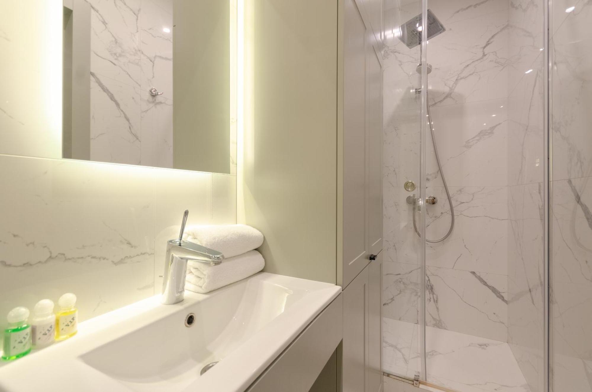 Apartment Petrovdom 17-183b In Rc New York Concept House, 74 Antonovycha Street